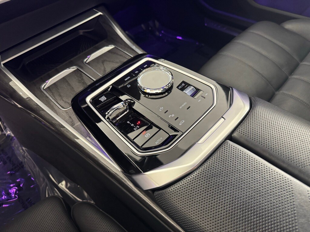 2025 BMW 740I - Image 22