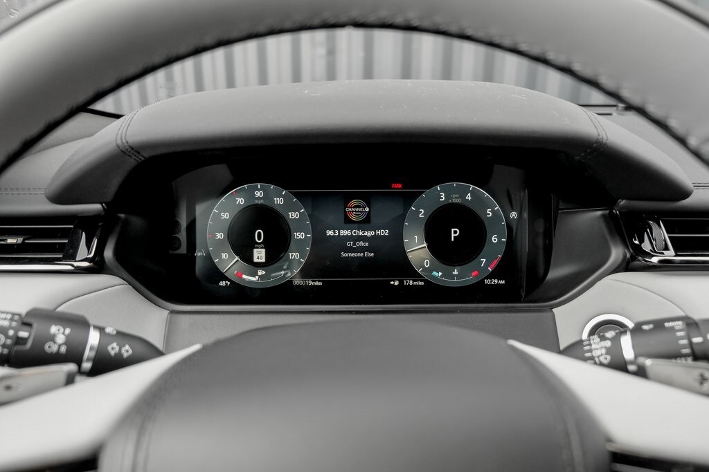 2026 LAND ROVER RANGE ROVER VELAR - Image 12