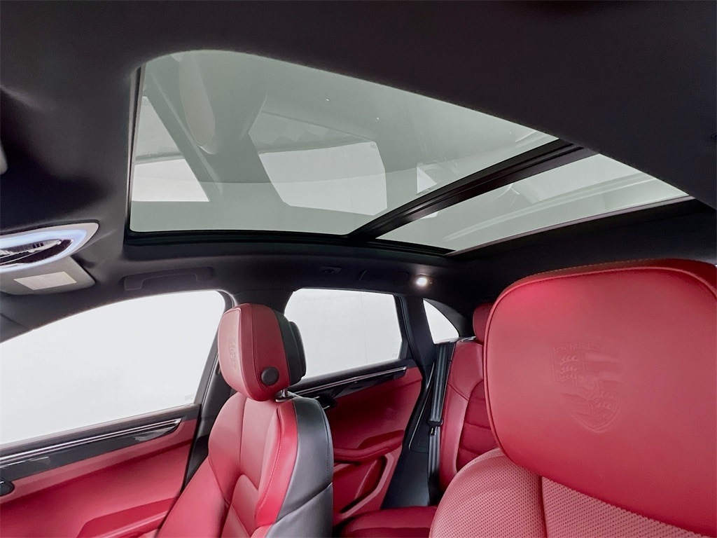 2022 PORSCHE MACAN - Image 23