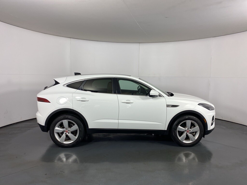 2022 Jaguar E-PACE P250 SE photo 2