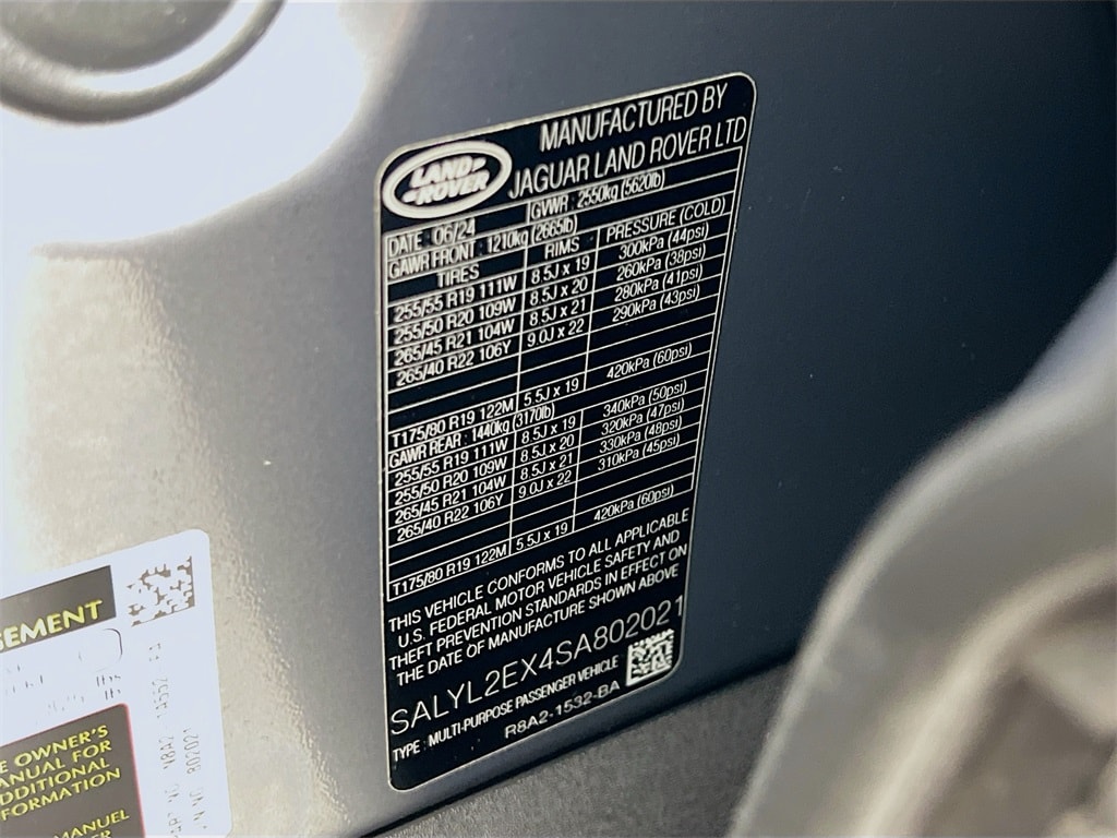 2025 LAND ROVER RANGE ROVER VELAR - Image 33