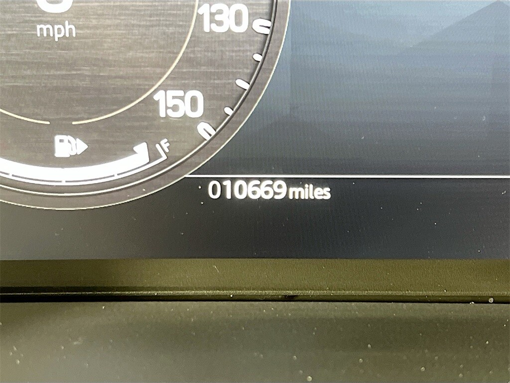 2024 LAND ROVER DEFENDER - Image 12