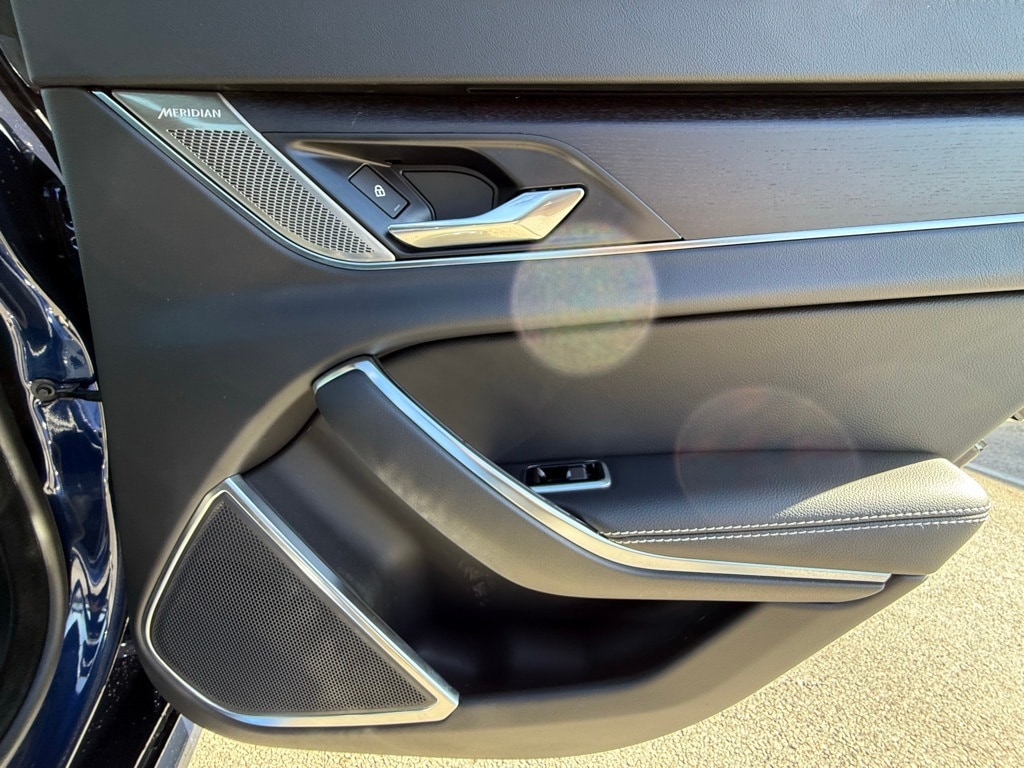 2024 JAGUAR XF - Image 14