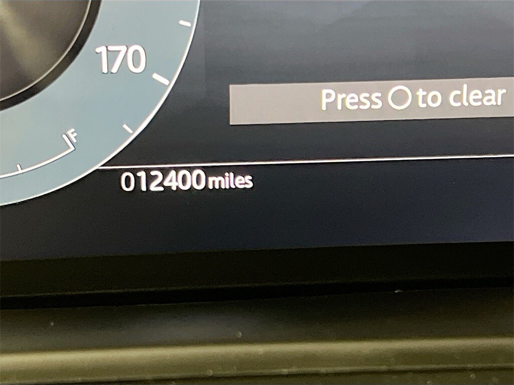 2025 LAND ROVER RANGE ROVER VELAR - Image 12