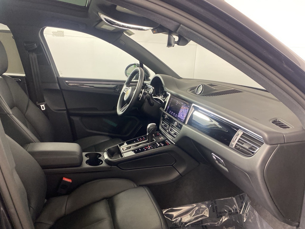 2024 PORSCHE MACAN - Image 24