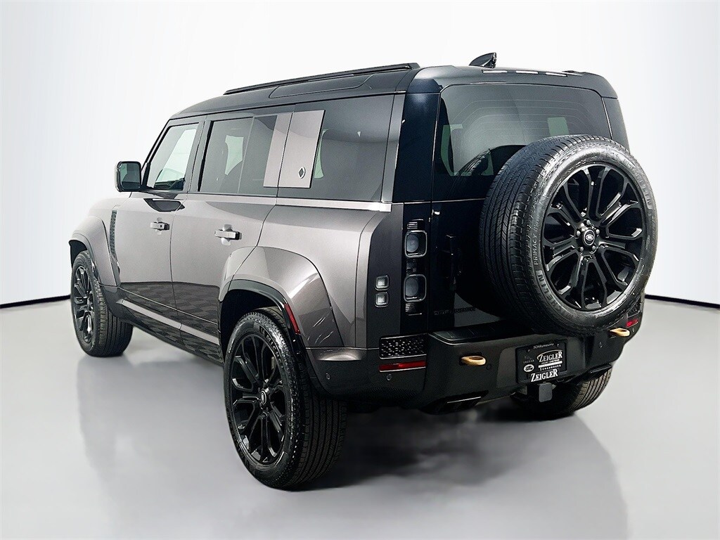 2025 LAND ROVER DEFENDER - Image 7
