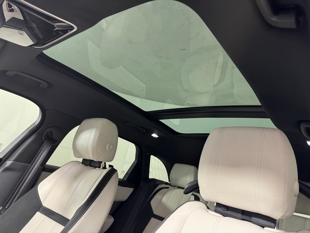 2019 LAND ROVER RANGE ROVER VELAR - Image 25