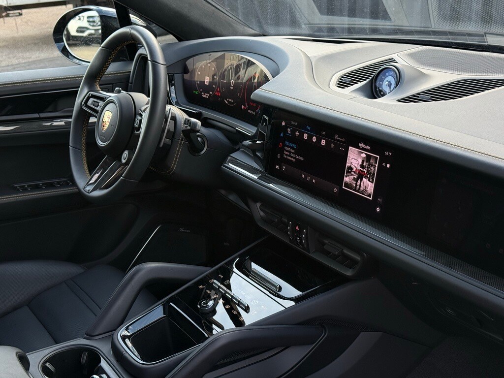2025 PORSCHE CAYENNE - Image 28
