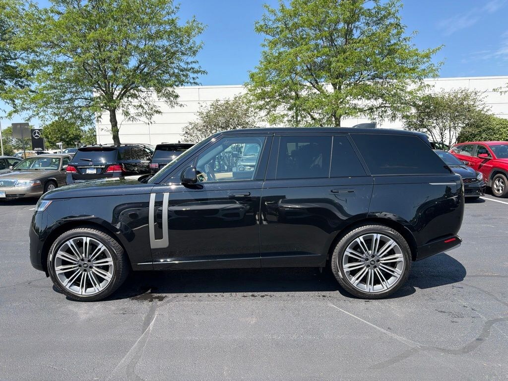 Used 2024 Land Rover Range Rover P400 SE SUV