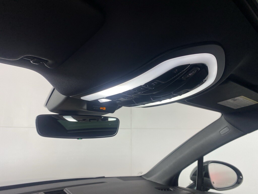 2024 PORSCHE MACAN - Image 12