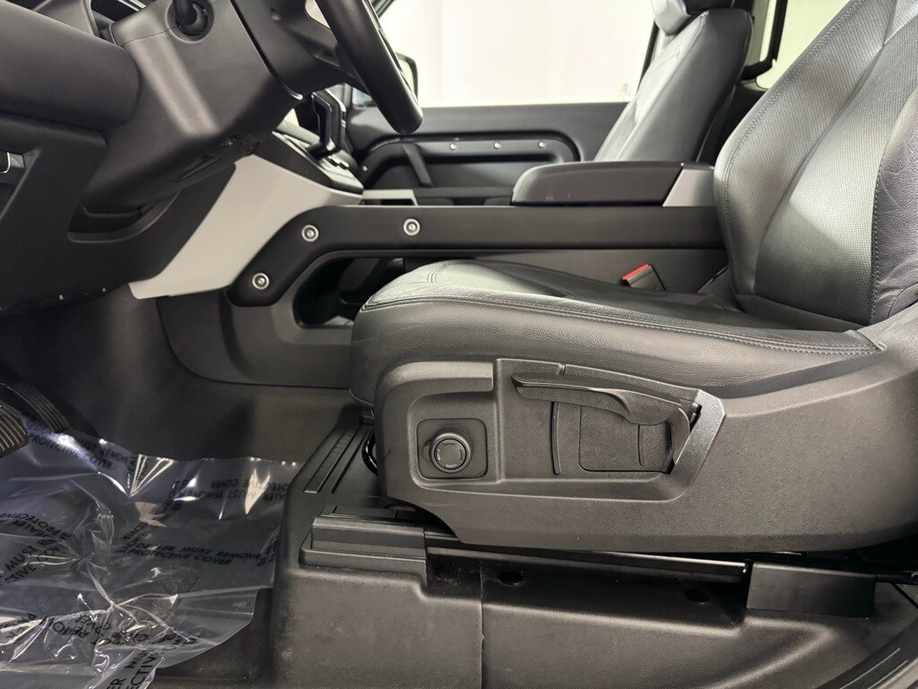 2024 LAND ROVER DEFENDER - Image 19