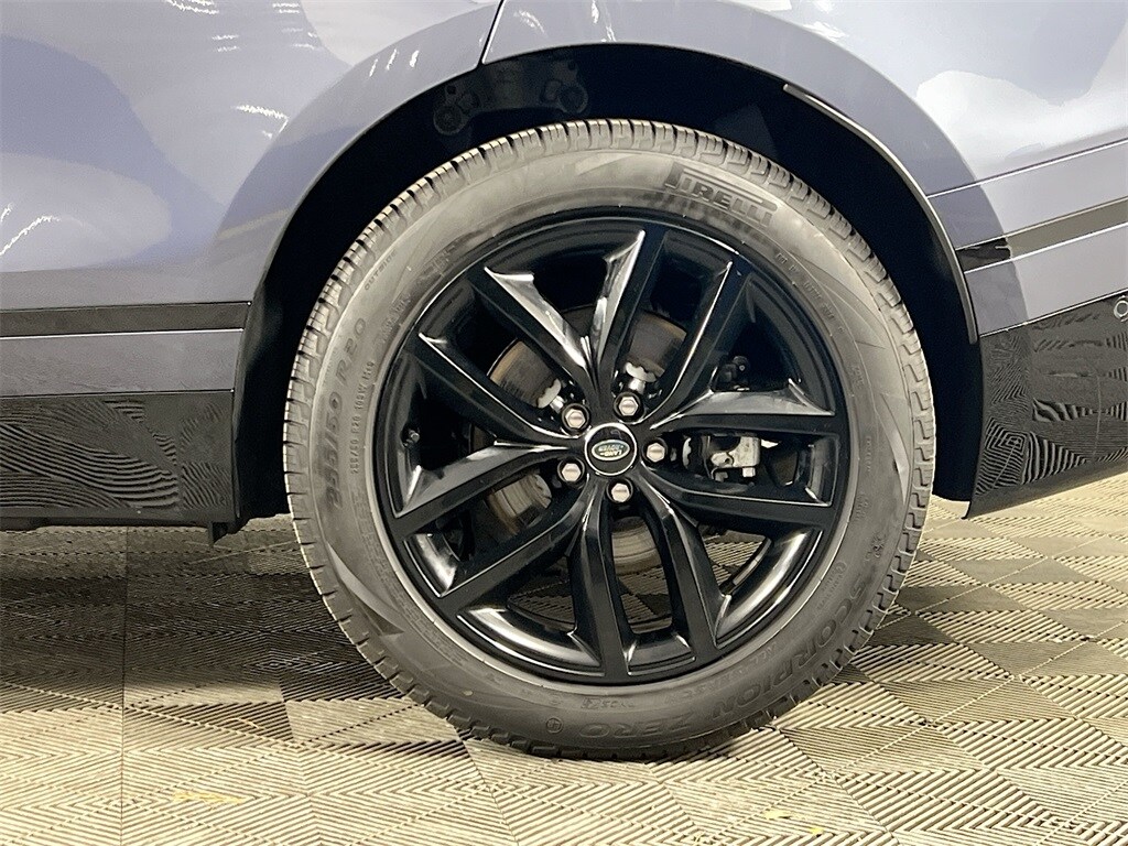 2025 LAND ROVER RANGE ROVER VELAR - Image 32