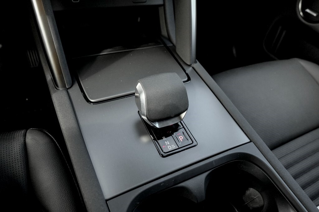 2025 LAND ROVER DISCOVERY SPORT - Image 16