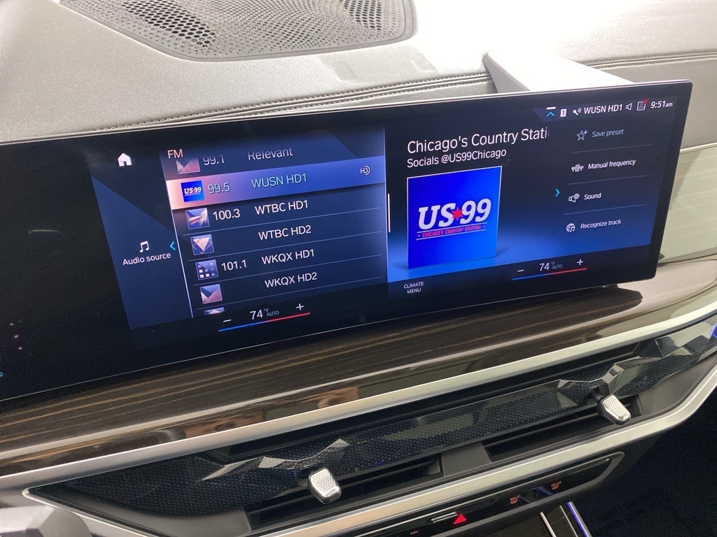 2023 BMW X7 - Image 13