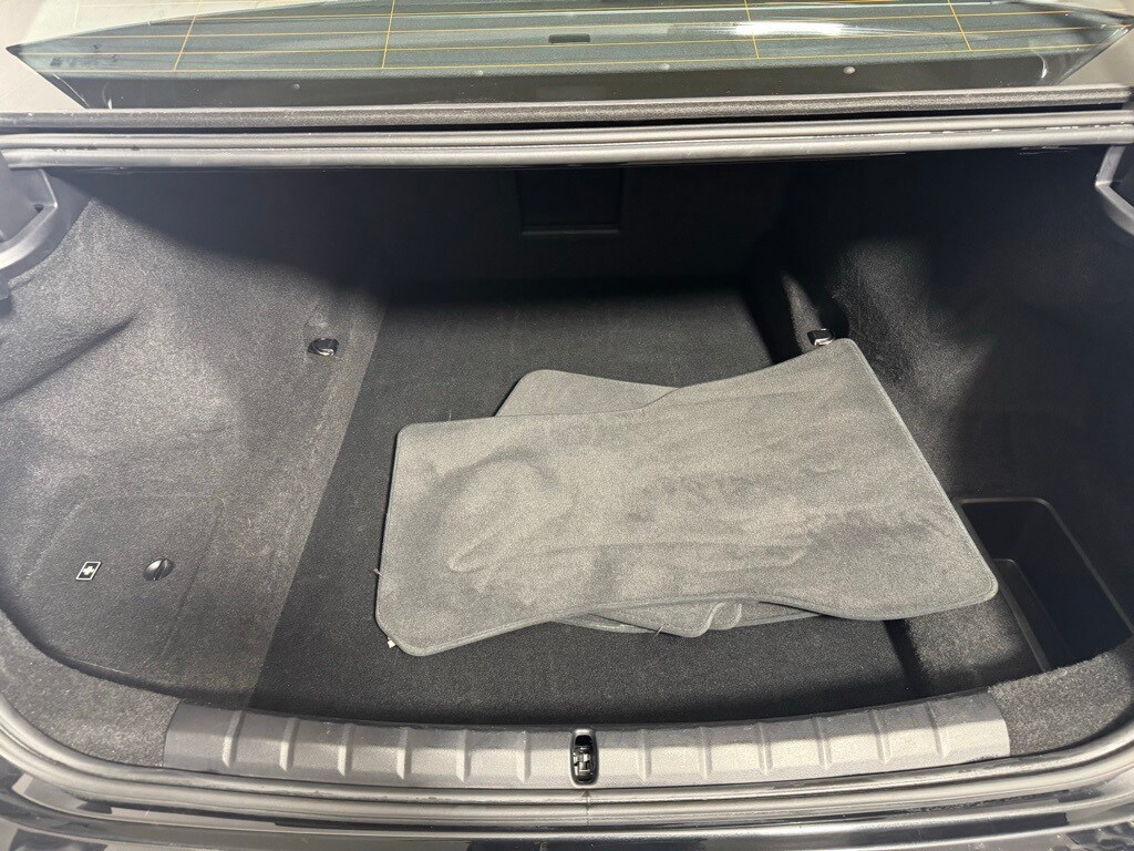 2025 BMW 740I - Image 29