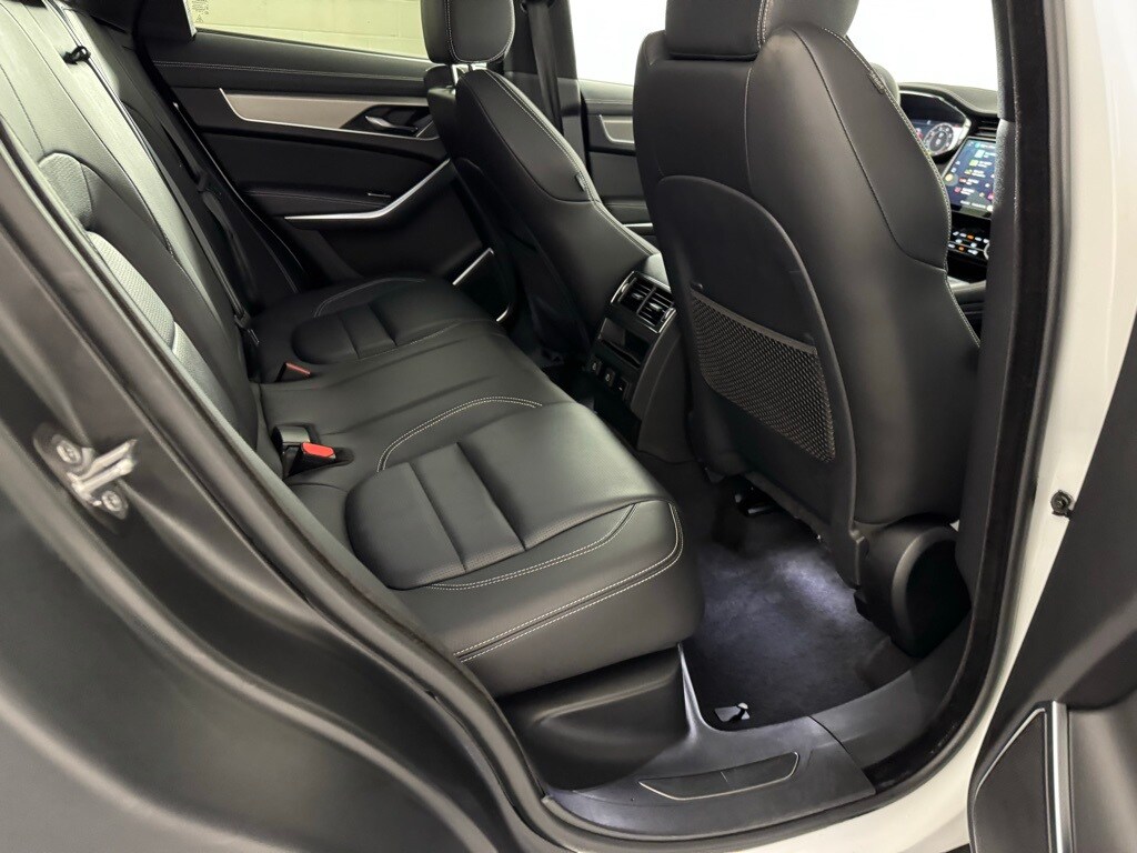 2026 JAGUAR F-PACE - Image 31