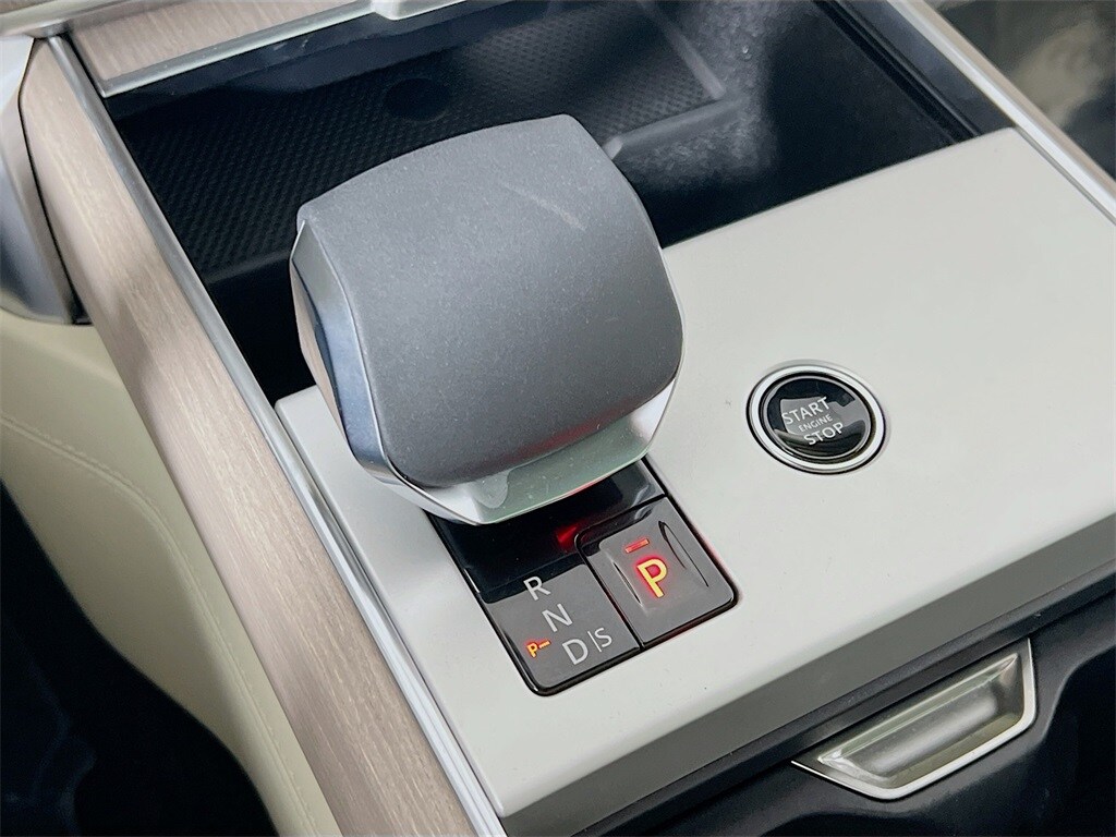 2025 LAND ROVER RANGE ROVER - Image 17