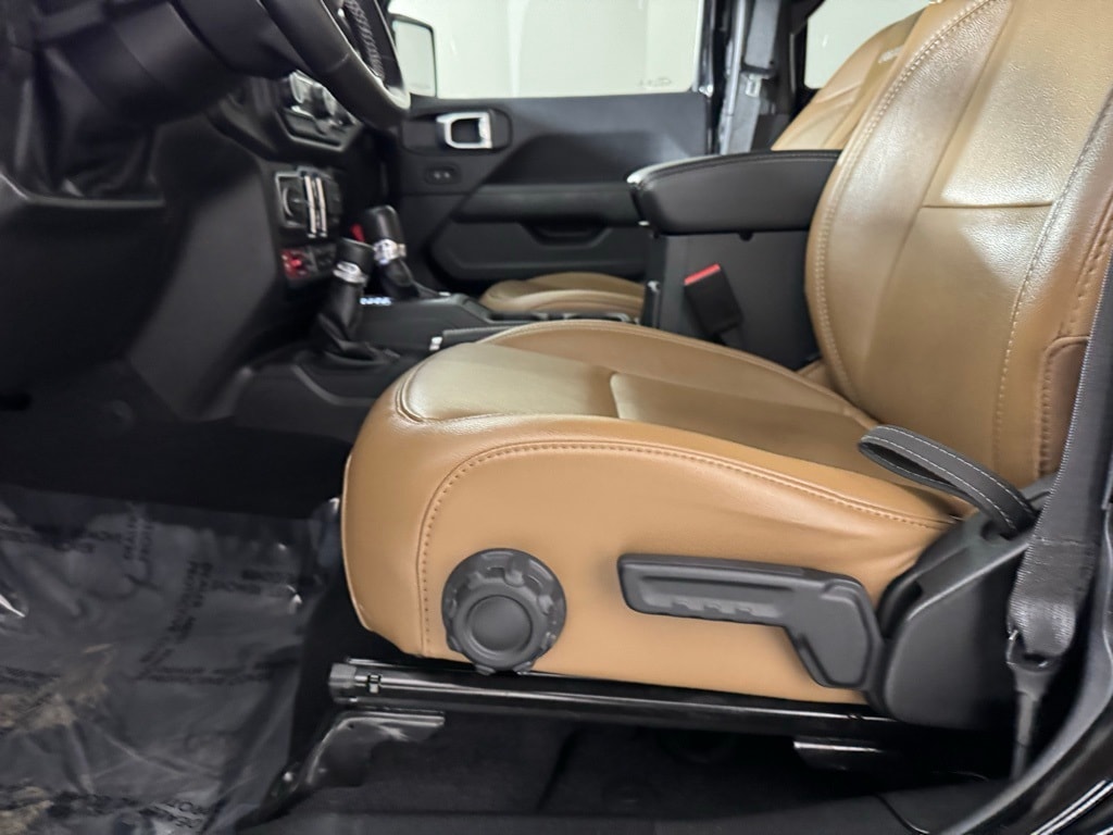 2022 JEEP WRANGLER - Image 16