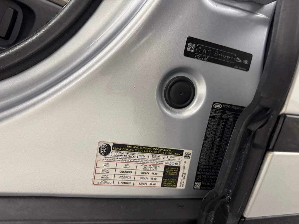 2019 LAND ROVER RANGE ROVER VELAR - Image 34