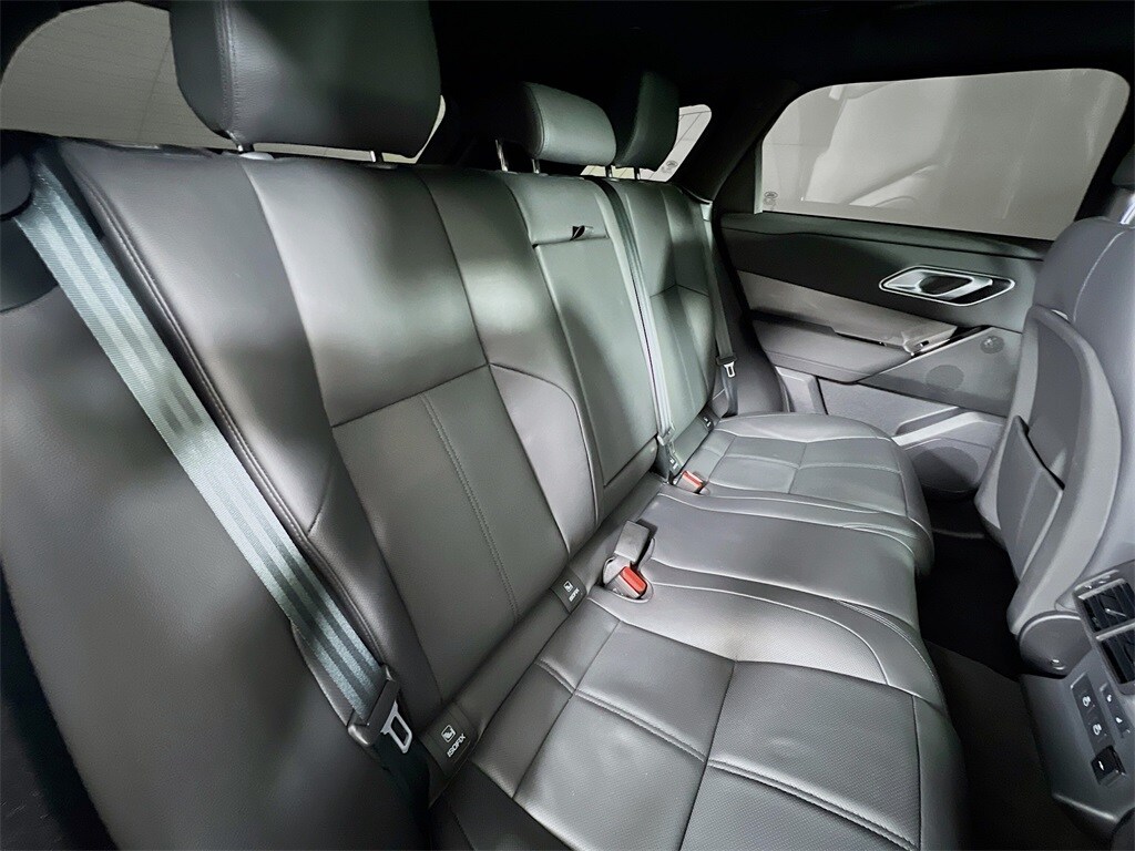 2025 LAND ROVER RANGE ROVER VELAR - Image 28