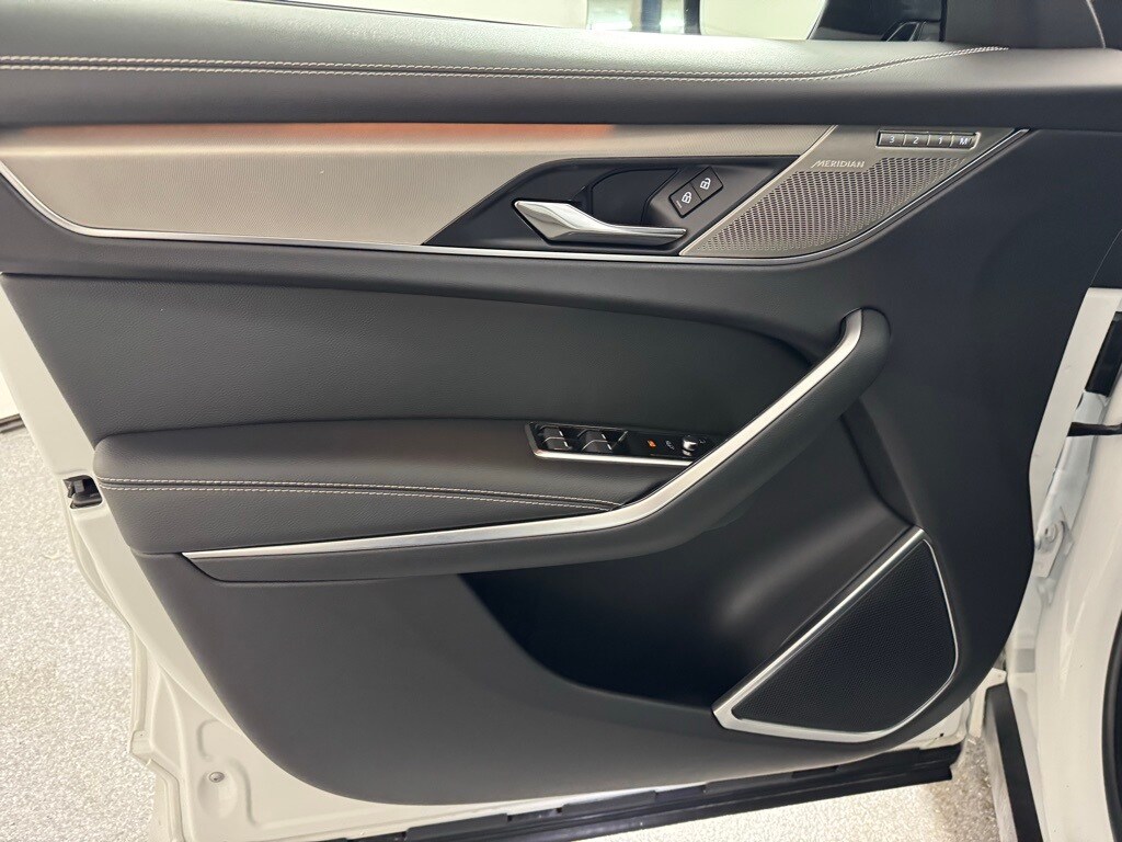 2026 JAGUAR F-PACE - Image 11