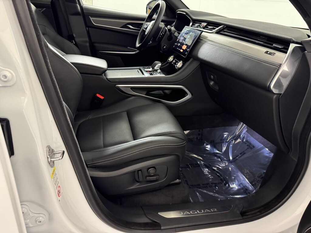 2026 JAGUAR F-PACE - Image 32