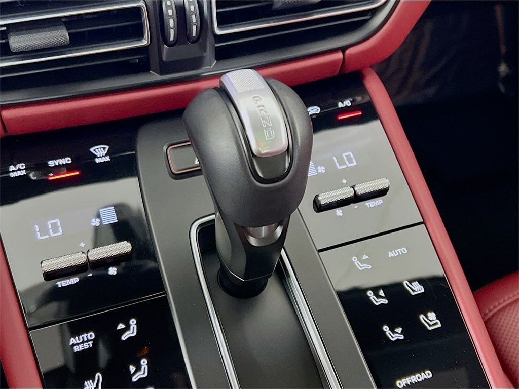 2022 PORSCHE MACAN - Image 17