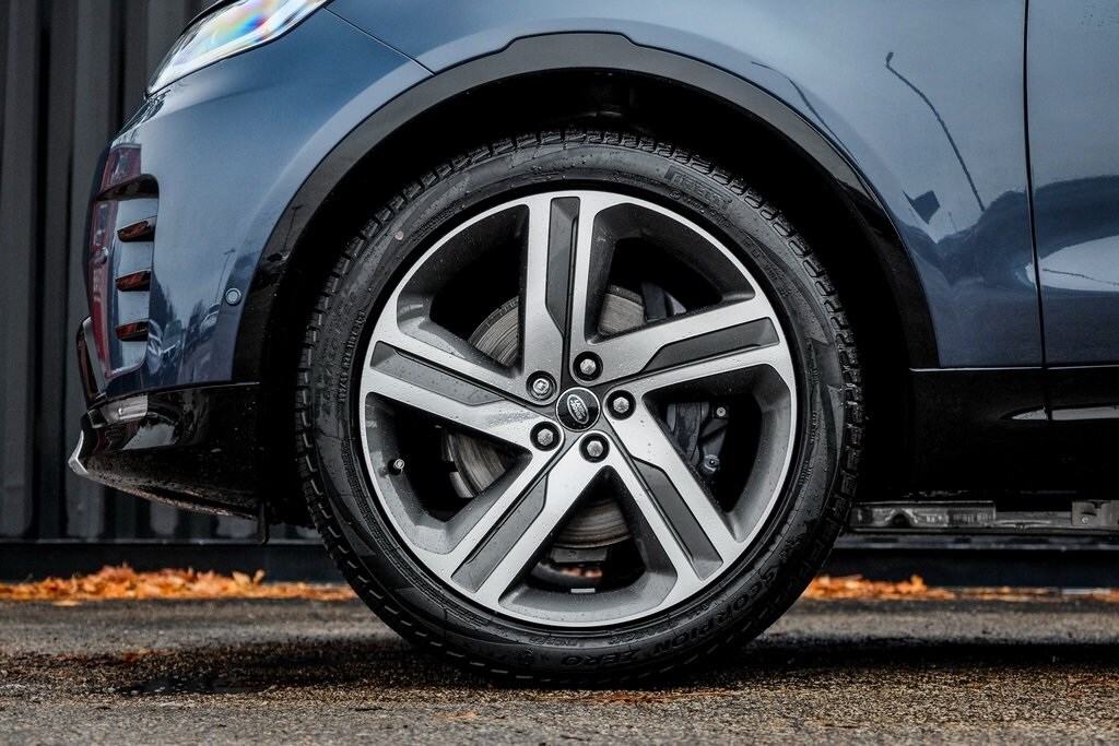 New 2026 Land Rover Discovery Tempest Edition SUV