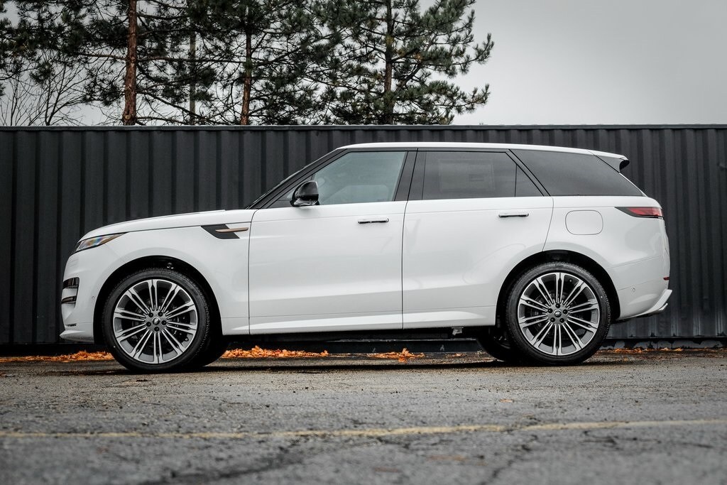 New 2025 Land Rover Range Rover Sport P460 Dynamic SE SUV