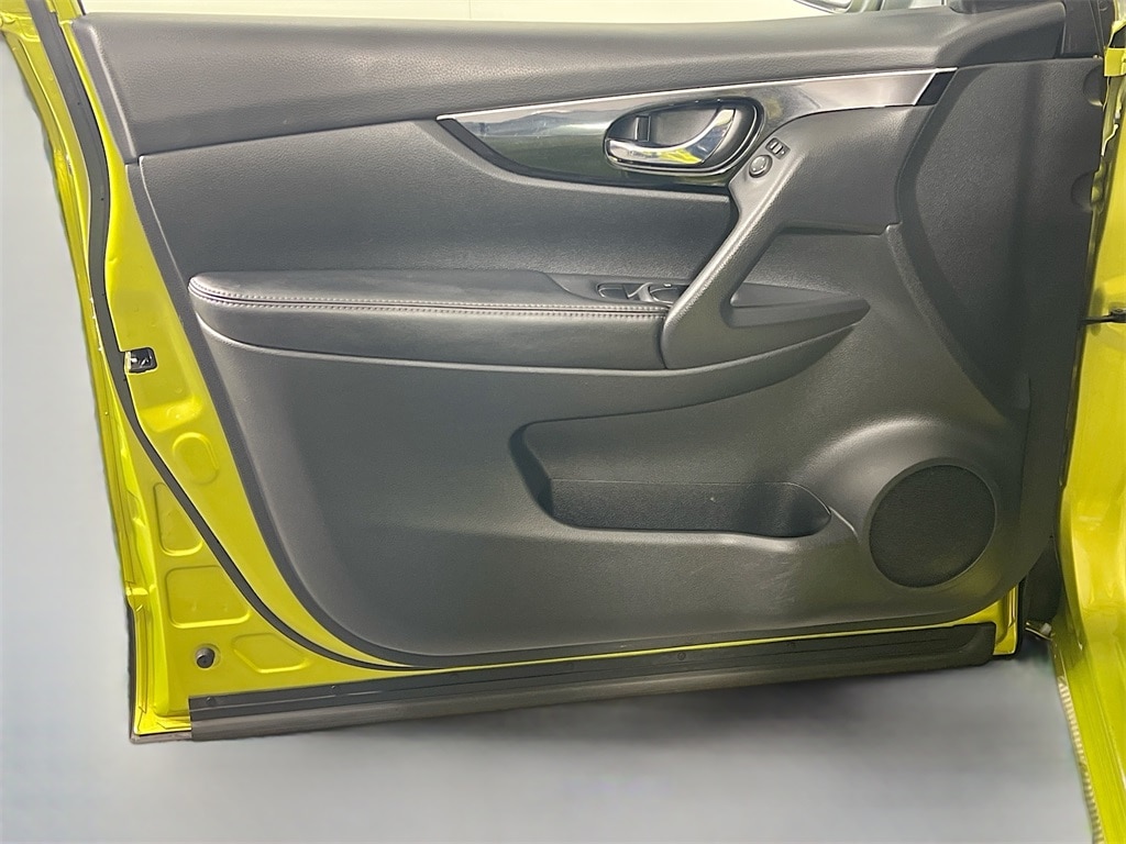 2017 NISSAN ROGUE SPORT - Image 18