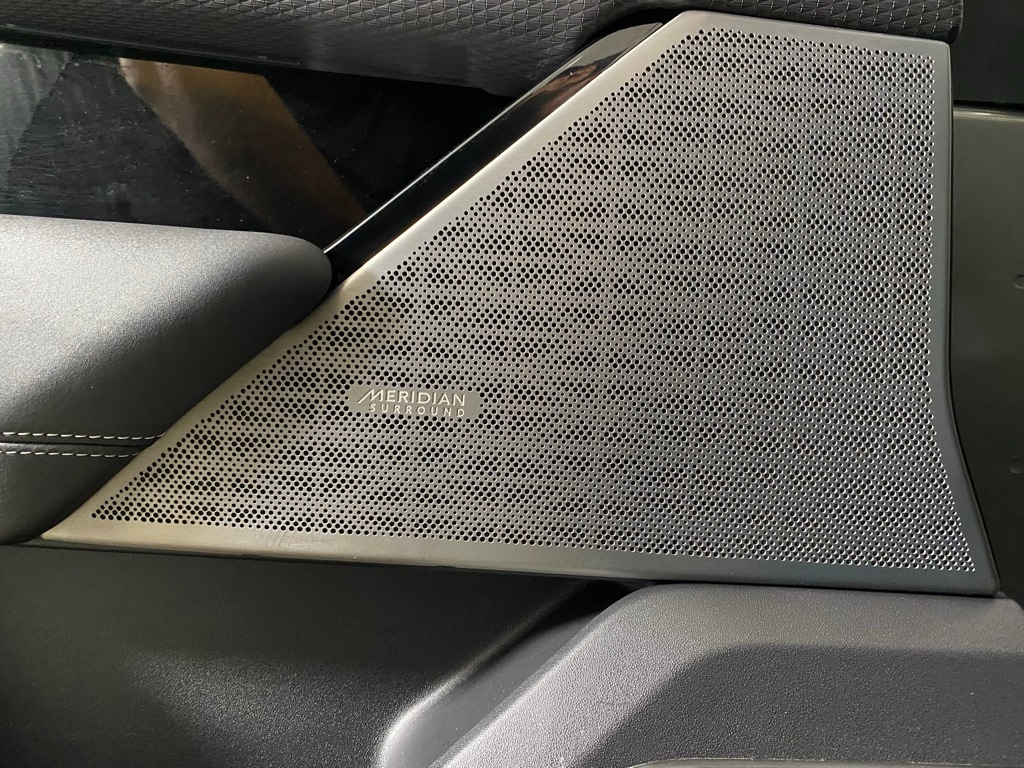 2022 LAND ROVER RANGE ROVER VELAR - Image 26