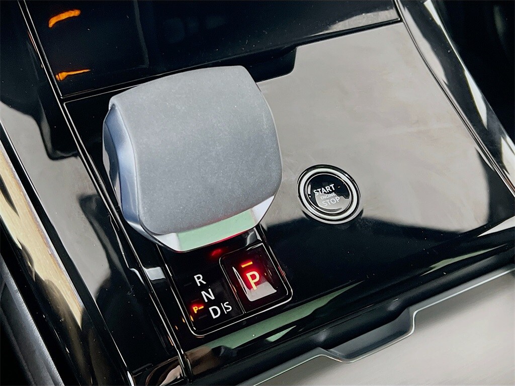 2025 LAND ROVER RANGE ROVER SPORT - Image 17