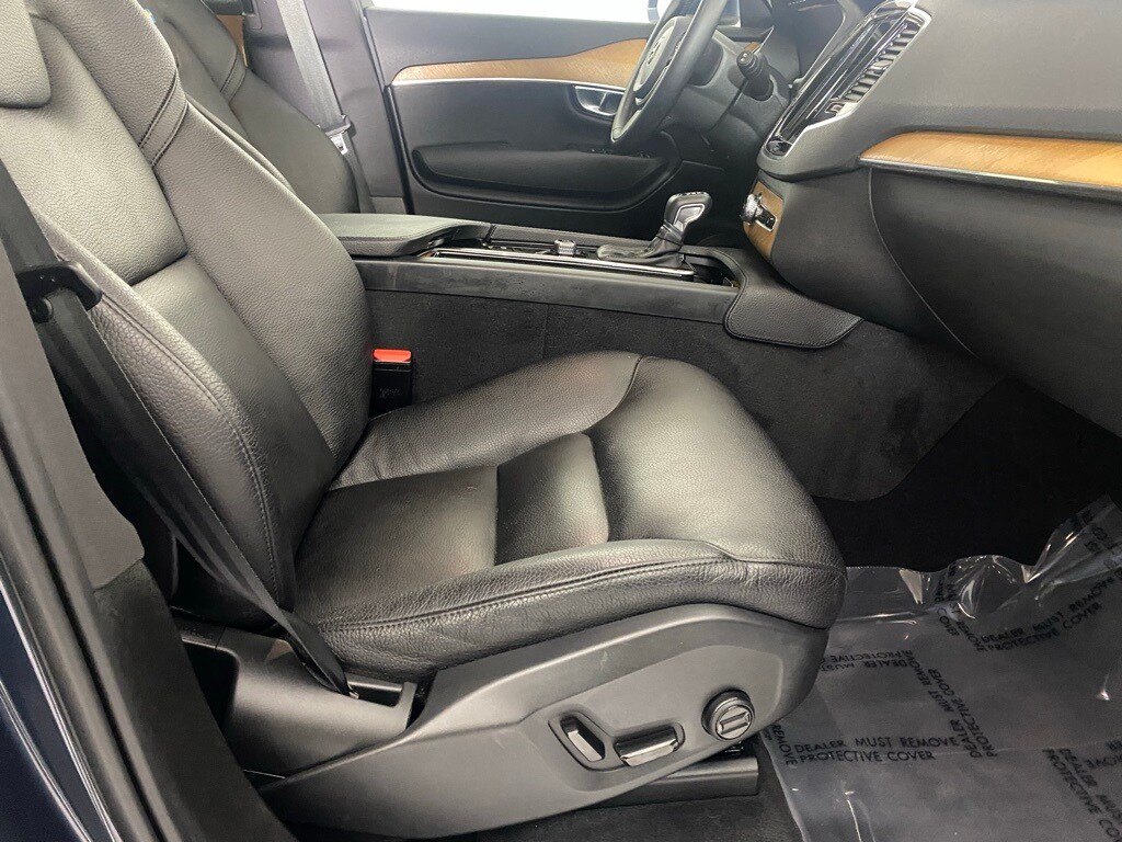 2022 VOLVO XC90 - Image 30