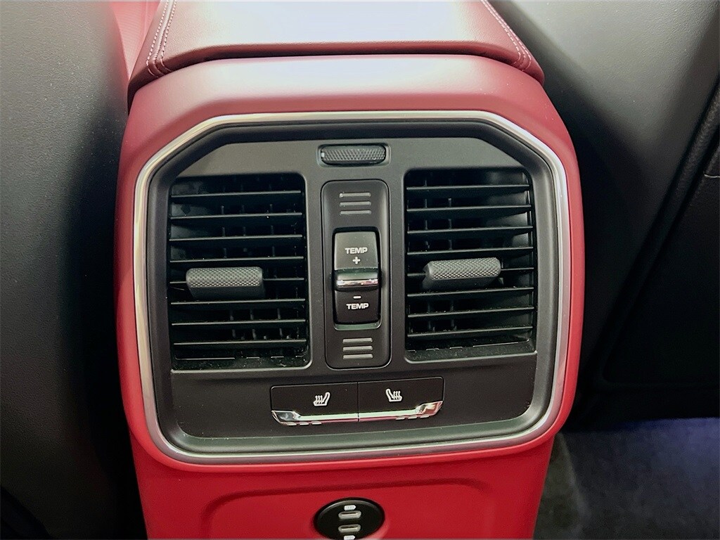 2022 PORSCHE MACAN - Image 27