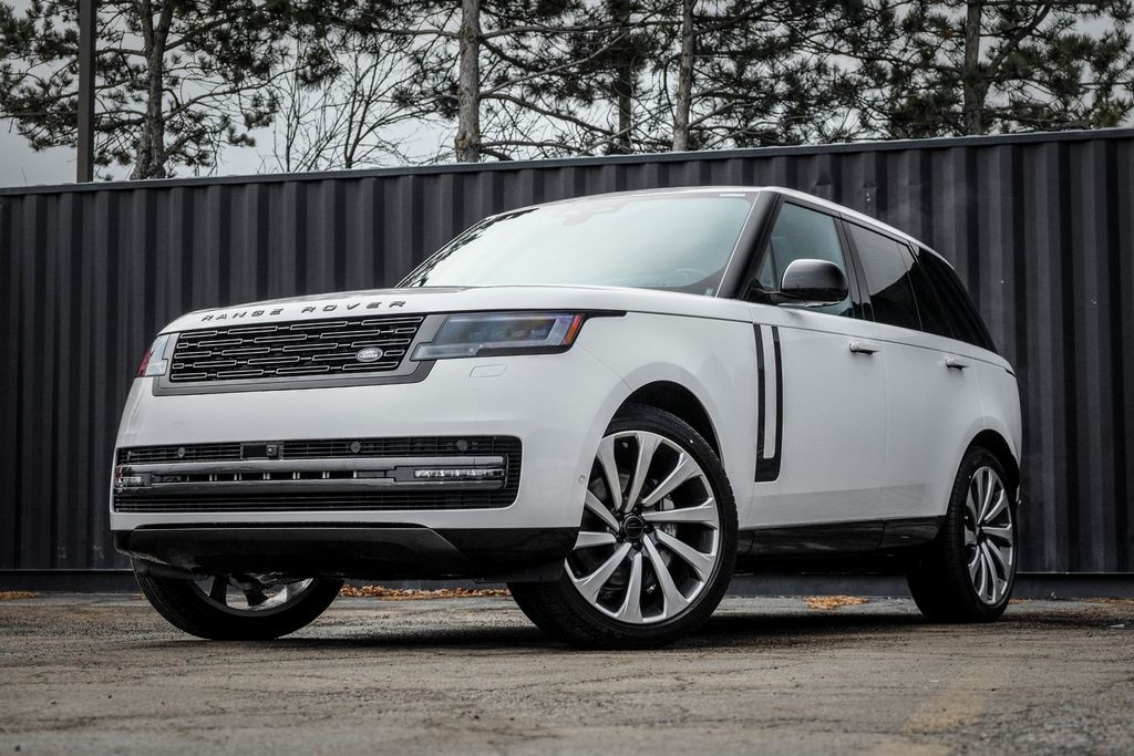 New 2026 Land Rover Range Rover P400 SE SUV