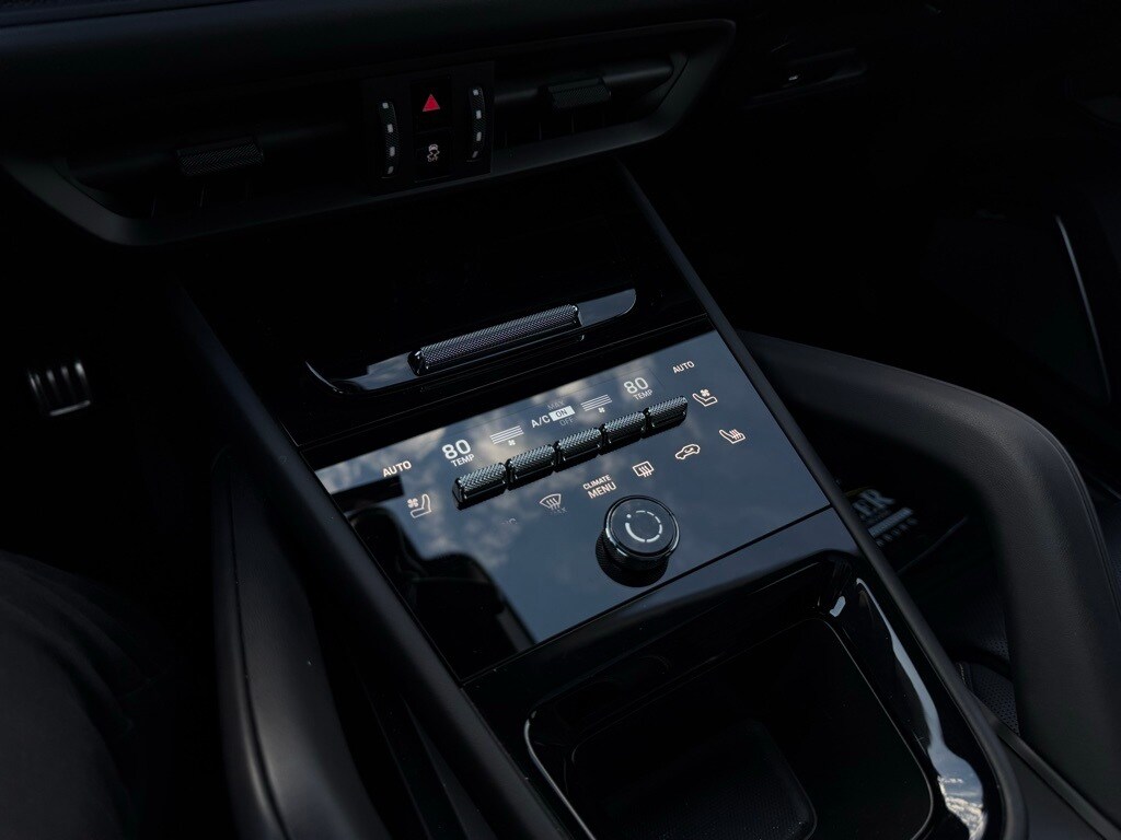 2025 PORSCHE CAYENNE - Image 32