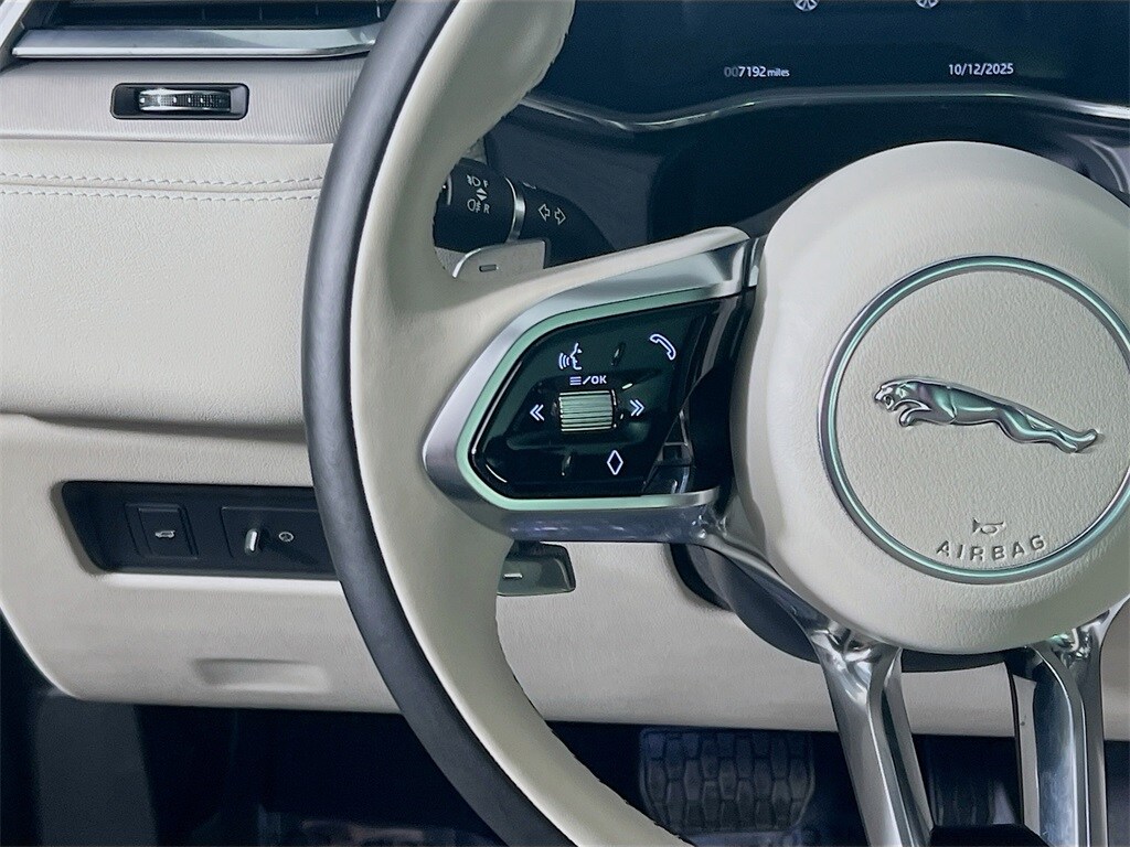 2025 JAGUAR F-PACE - Image 10