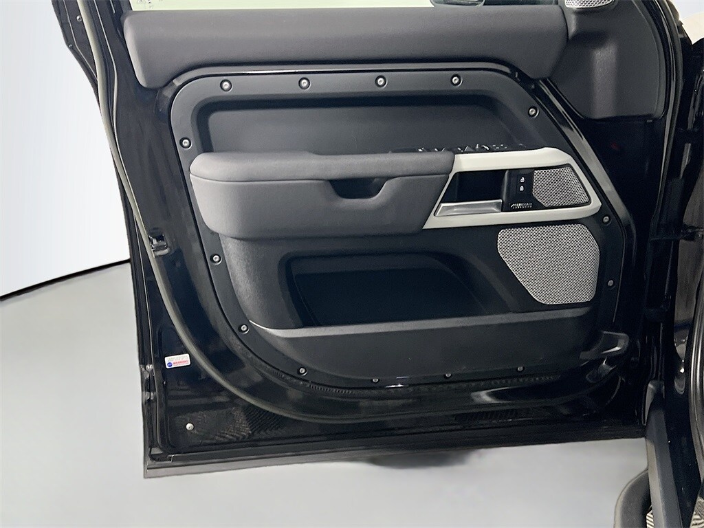 2023 LAND ROVER DEFENDER - Image 18