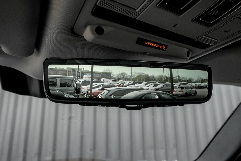 2025 LAND ROVER DEFENDER - Image 16