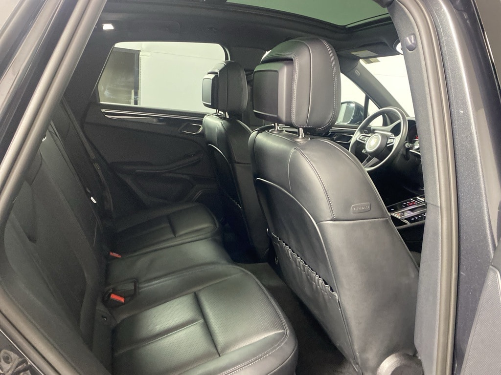 2024 PORSCHE MACAN - Image 23