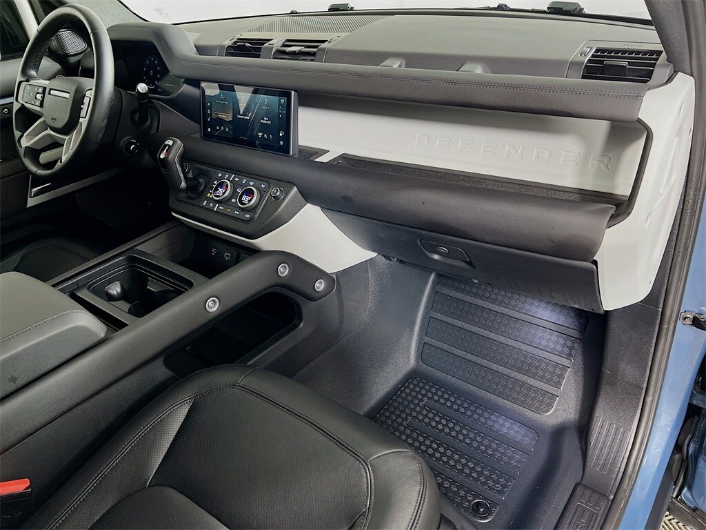 2024 LAND ROVER DEFENDER - Image 31