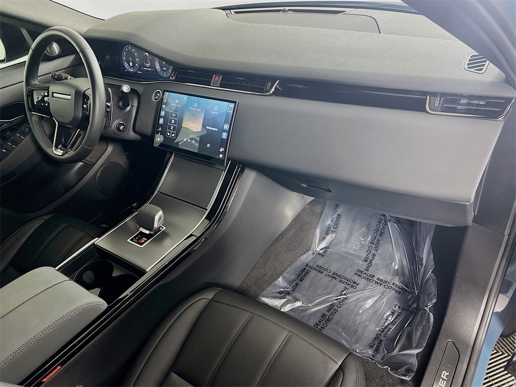 2025 LAND ROVER RANGE ROVER EVOQUE - Image 30