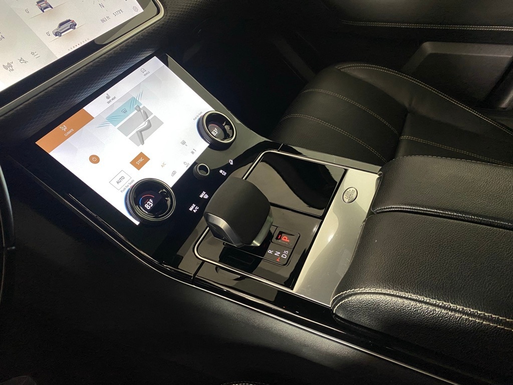 2021 LAND ROVER RANGE ROVER VELAR - Image 27