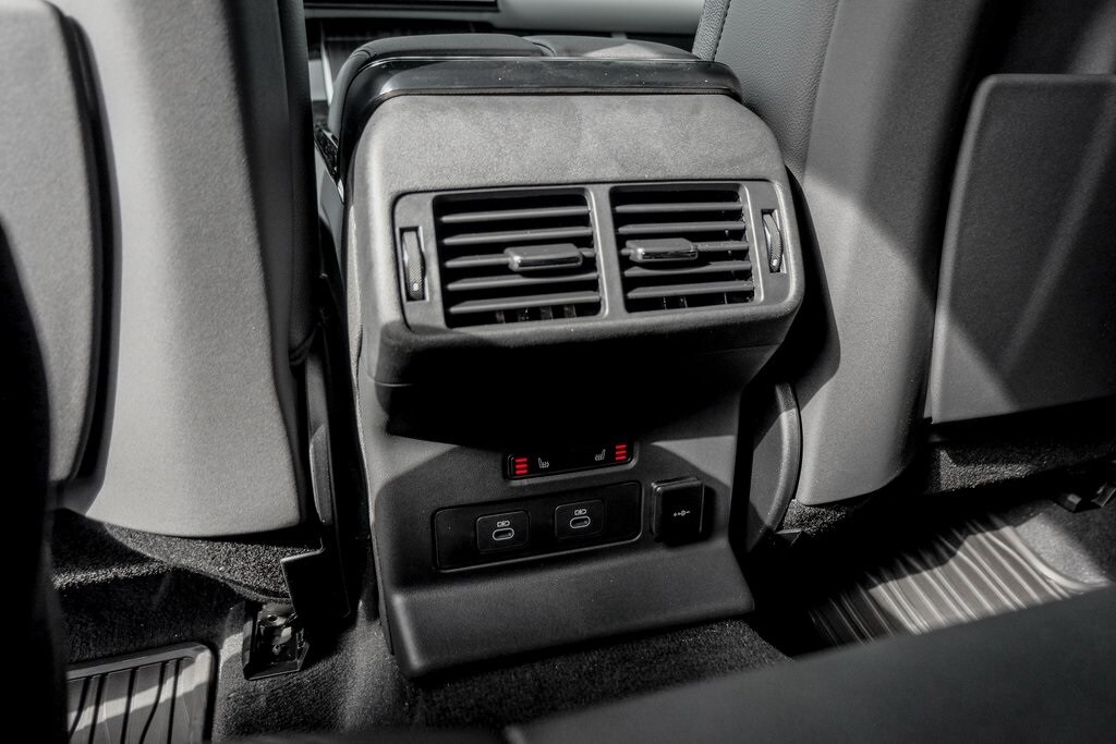 2026 LAND ROVER RANGE ROVER VELAR - Image 17