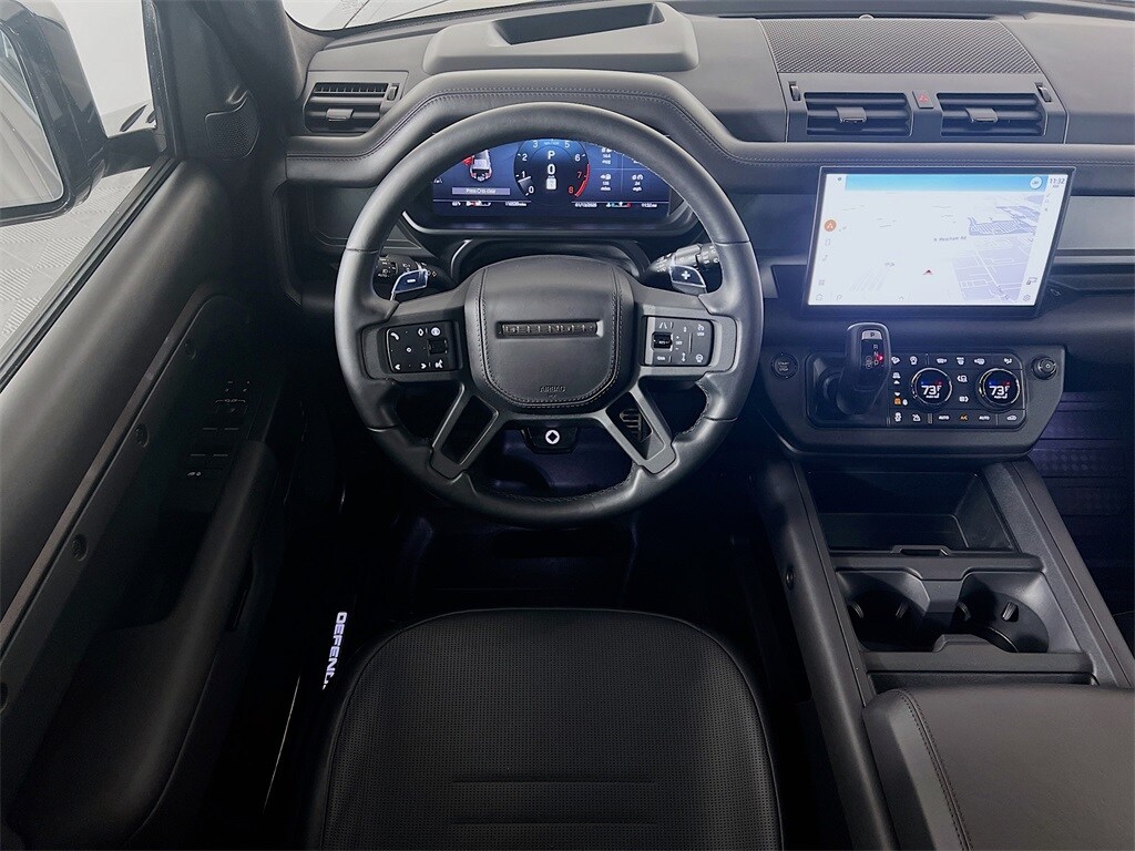 2025 LAND ROVER DEFENDER - Image 24