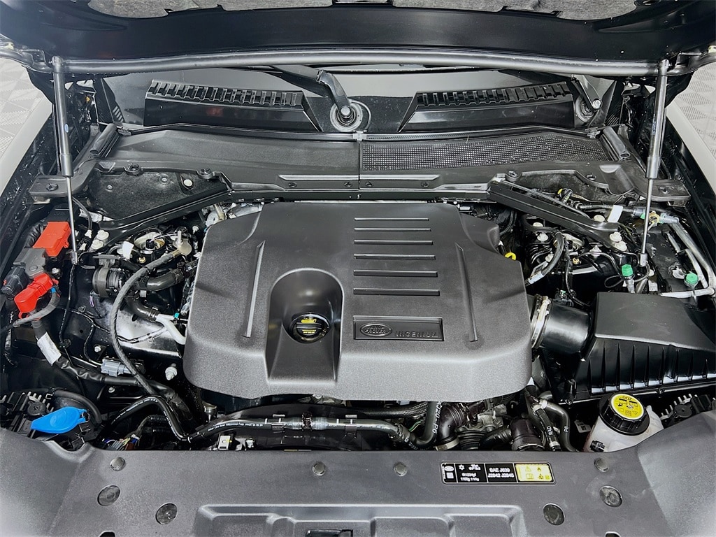 2024 LAND ROVER DEFENDER - Image 32