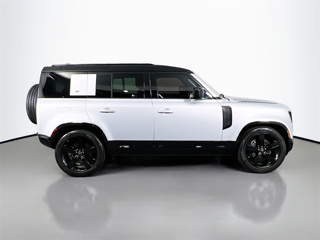 2023 LAND ROVER DEFENDER - Image 4