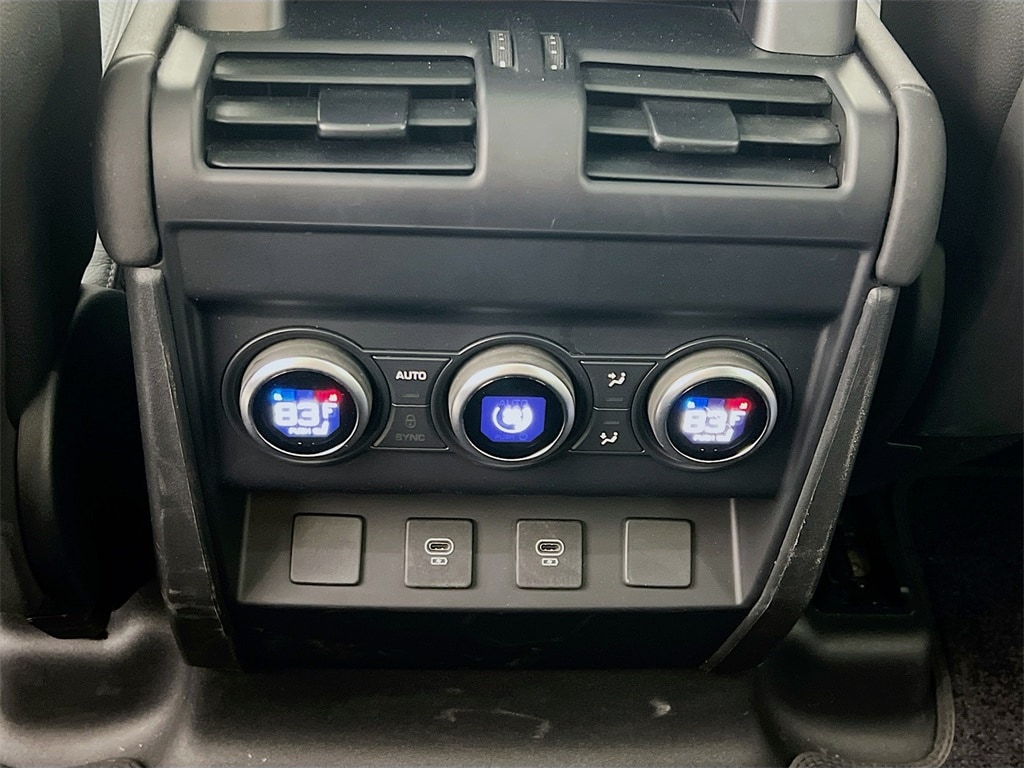 2024 LAND ROVER DEFENDER - Image 27