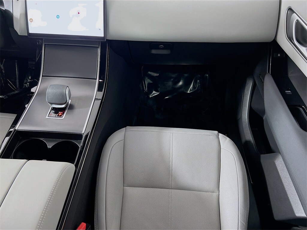 2025 LAND ROVER RANGE ROVER VELAR - Image 25