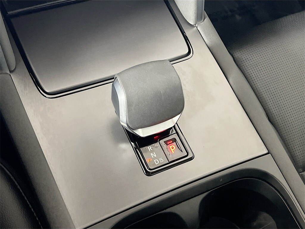 2025 LAND ROVER DISCOVERY SPORT - Image 17